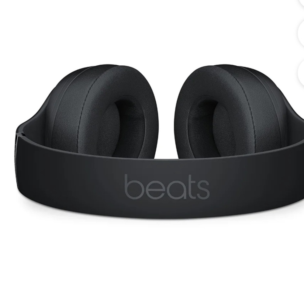 Beats Studio 3! - Picture 2 of 3
